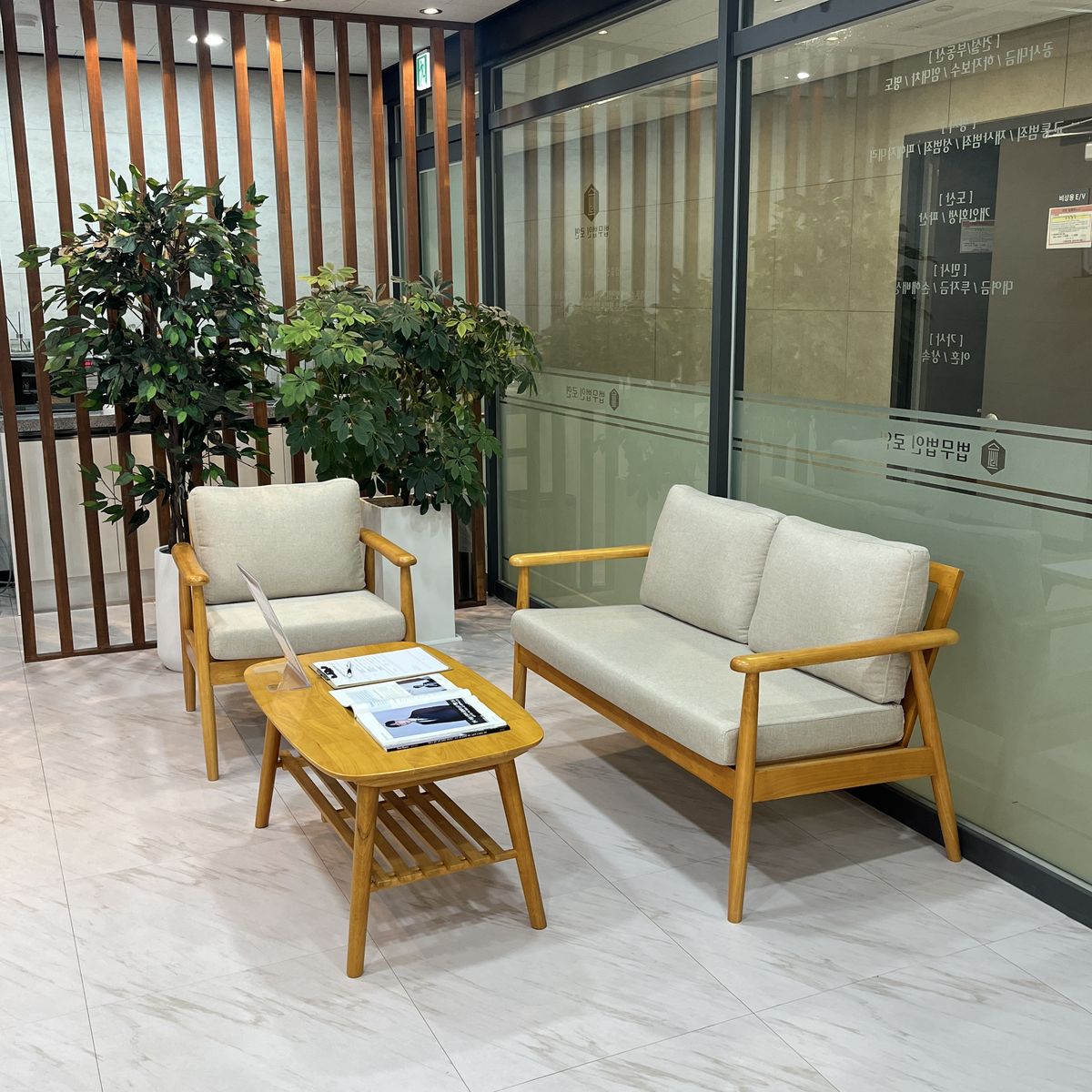 Waiting area at the Seoul office